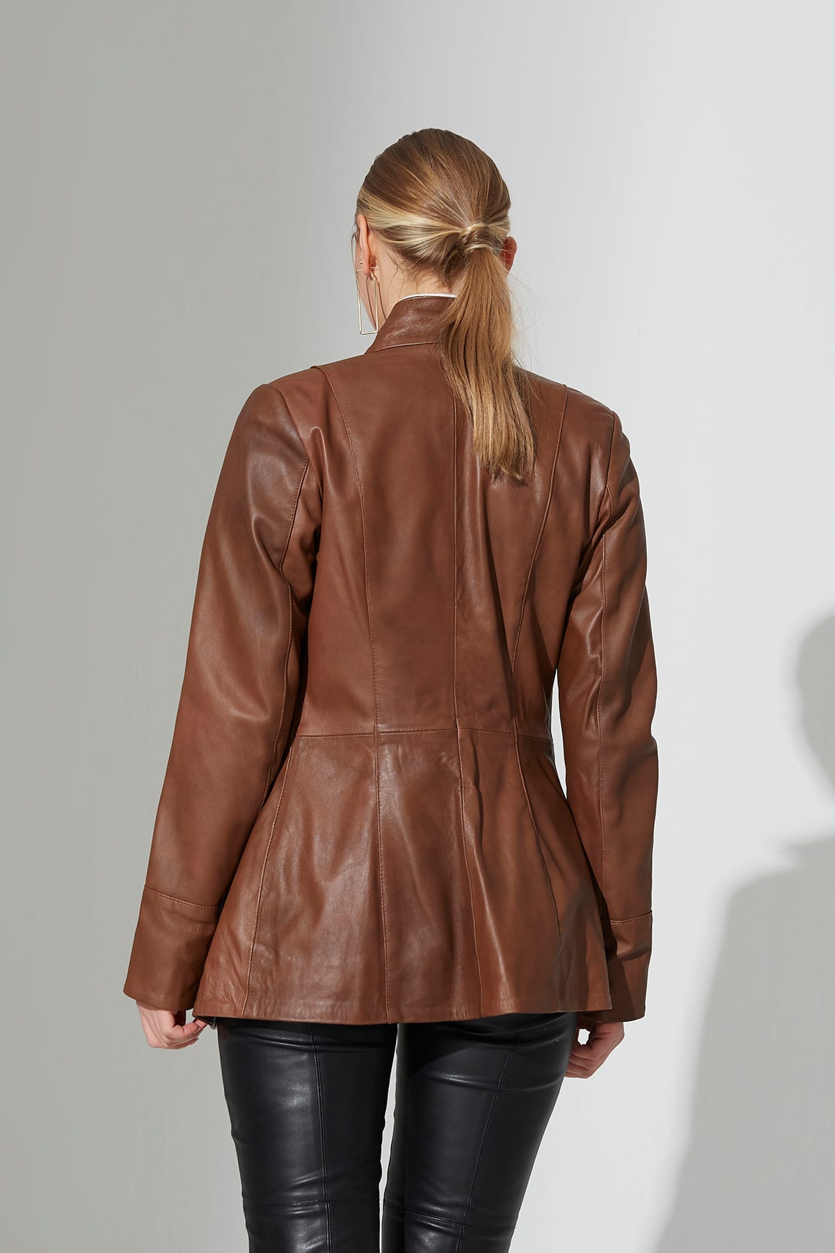 Kadin Dugmeli Hakim Yaka Deri Ceket Kestane - Image 3