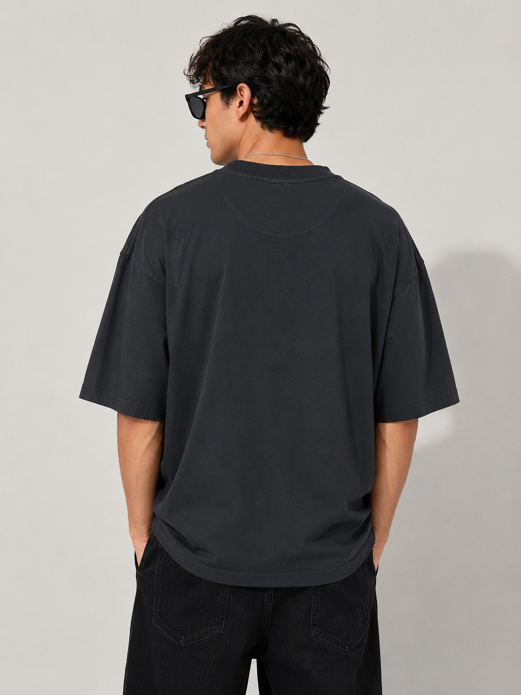 Antrasit Minimal Baskılı Oversize Erkek Tişört