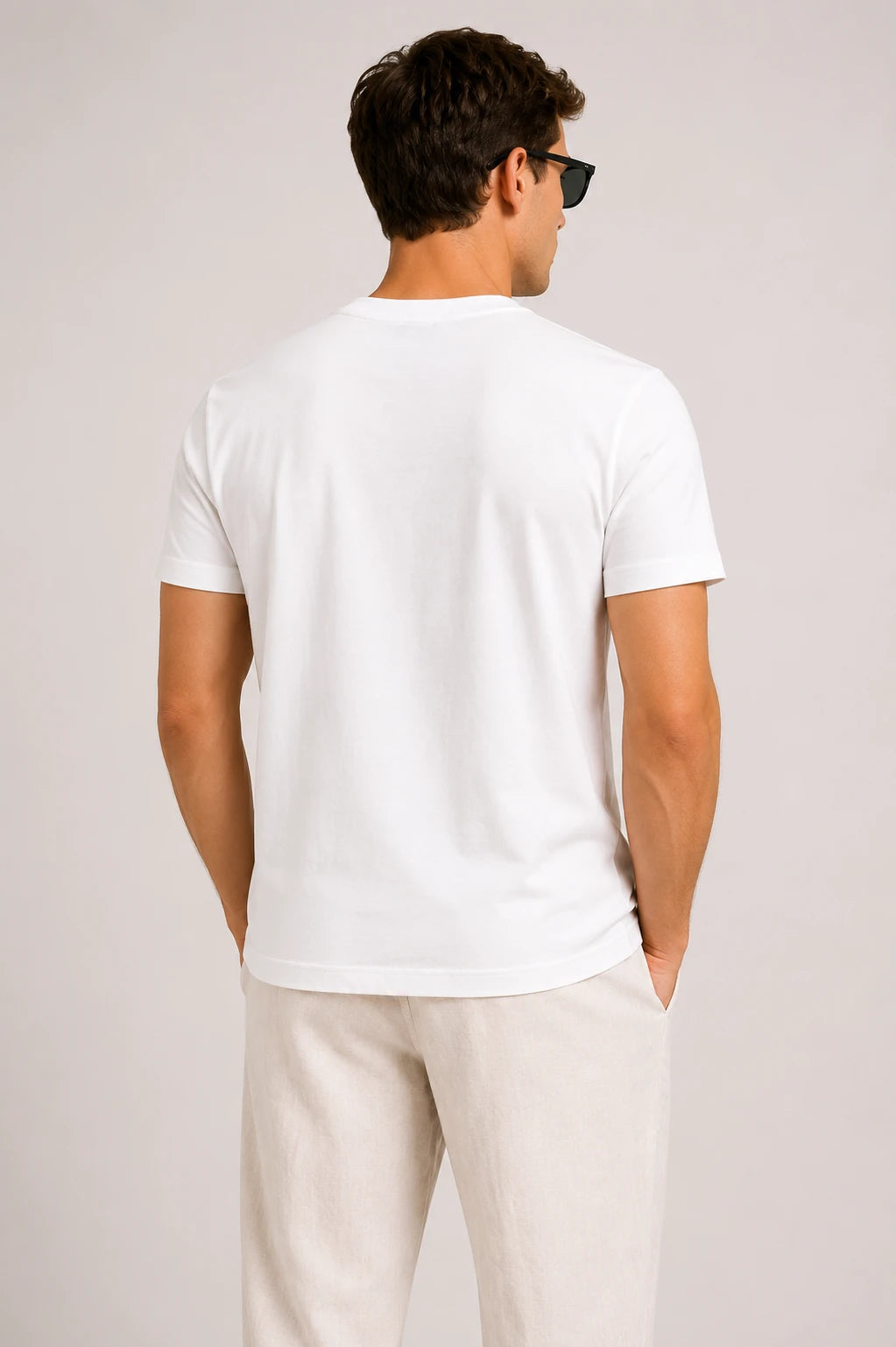 Erkek Basics T-Shirt Beyaz, arkadan görünüm